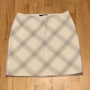 White House/Black Market Size 6 Skirt